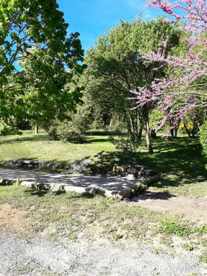 Les Tremieres Bed & Breakfast Saint-Paul-des-Fonts Екстериор снимка