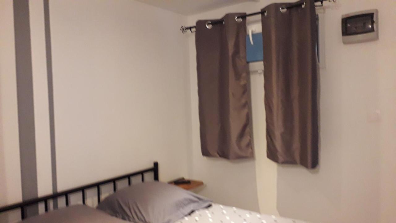 Les Tremieres Bed & Breakfast Saint-Paul-des-Fonts Екстериор снимка