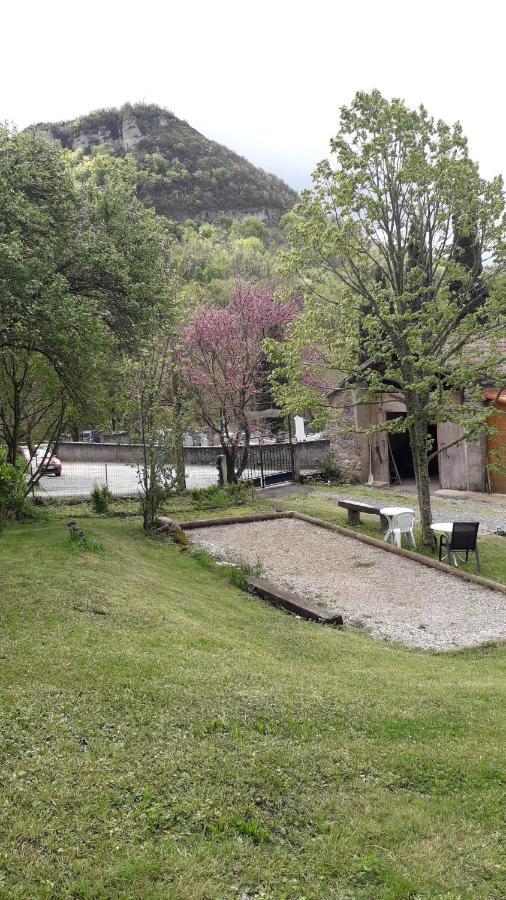 Les Tremieres Bed & Breakfast Saint-Paul-des-Fonts Екстериор снимка