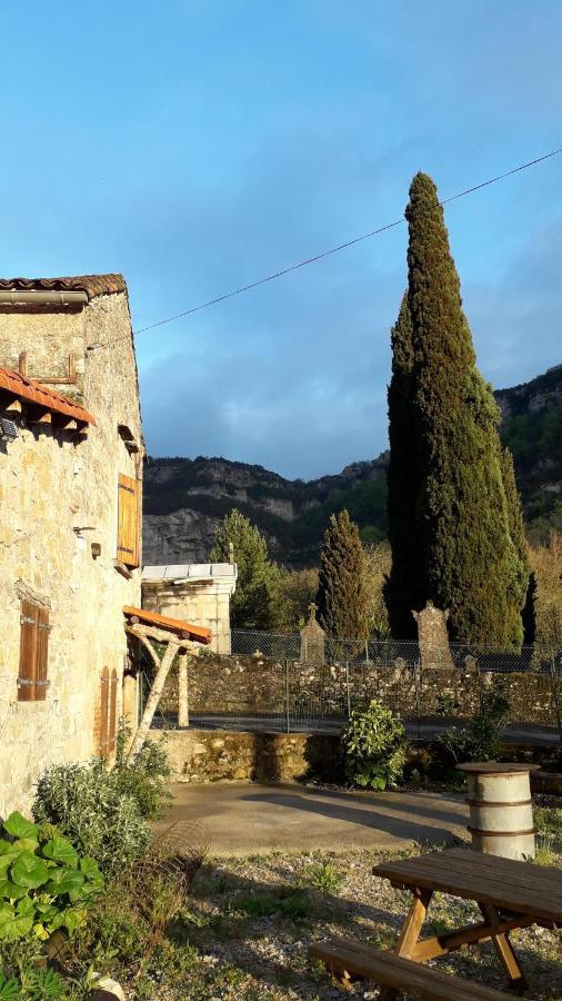 Les Tremieres Bed & Breakfast Saint-Paul-des-Fonts Екстериор снимка