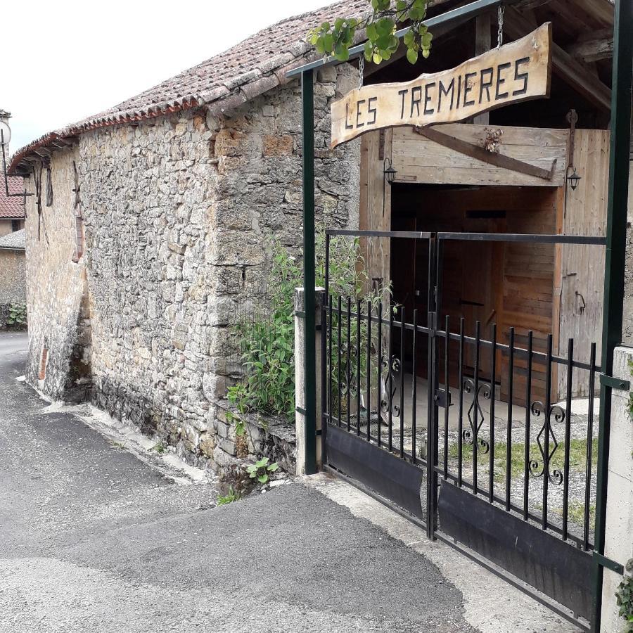 Les Tremieres Bed & Breakfast Saint-Paul-des-Fonts Екстериор снимка