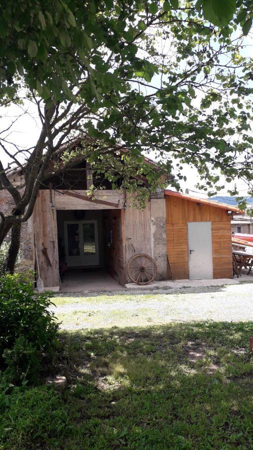 Les Tremieres Bed & Breakfast Saint-Paul-des-Fonts Екстериор снимка