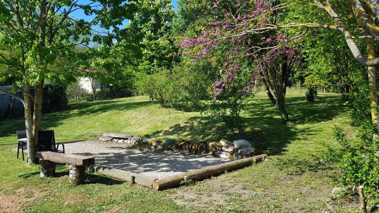 Les Tremieres Bed & Breakfast Saint-Paul-des-Fonts Екстериор снимка